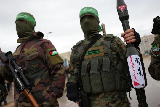 تقرير: تفاهمات بين حماس وواشنطن حول تسليم السلاح مقابل الاعتراف بها حزبًا سياسيًا