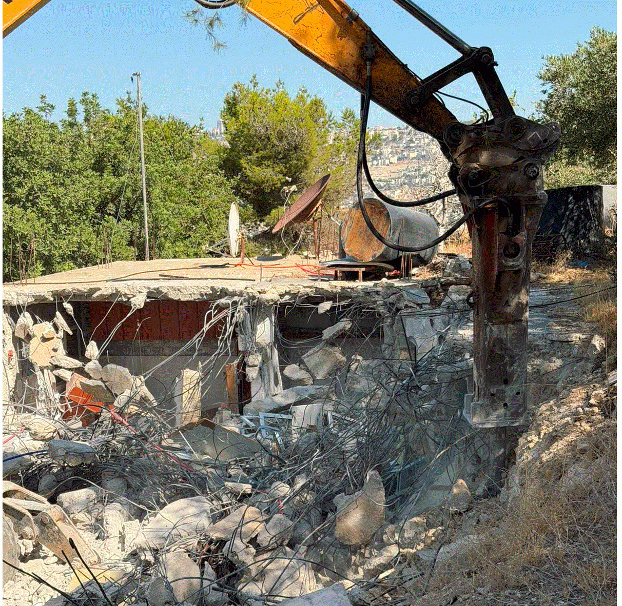 عمليات الهدم طالت أربعة منازل في القدس المحتلة وسط اقتحام منزل آخر في حي العباسية ببلدة سلوان