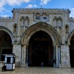 إغلاق المسجد الأقصى لليوم الـ20 يحرم الفلسطينيين من صلاة العيد وسط تصعيد غير مسبوق