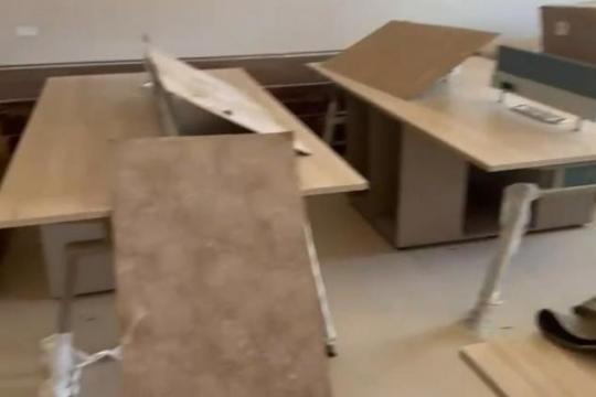 فيديو: مستوطنون يقتحمون مدرسة قيد الإنشاء شرق رام الله ويخلّفون أضراراً تُقدّر بـ80 ألف دولار