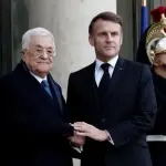 عباس يؤكد قرب تسليم فلسطيني لفرنسا بتهمة المشاركة في عملية ضد كنيس يهودي