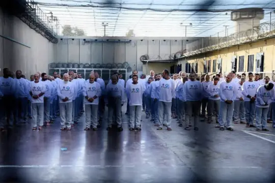 نادي الأسير: فصل الشتاء يتحول لأداة تعذيب ممنهجة بحق الأسرى الفلسطينيين في سجون الاحتلال