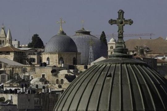 اللجنة الرئاسية لشؤون الكنائس تحذر من توظيف الدين لتبرير الاحتلال وتصفه بـ"الانحراف الخطير"