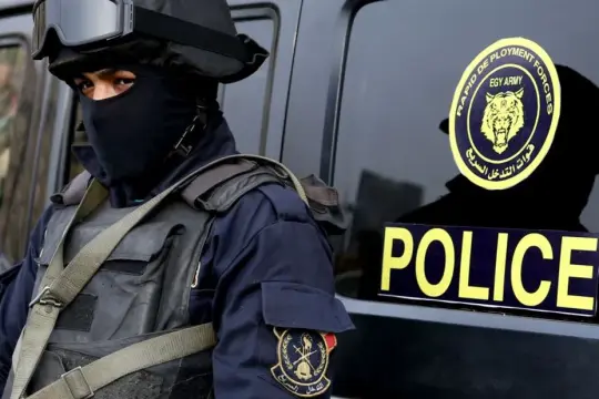 الداخلية المصرية تضبط متهمًا بتسلق برج سكني ومحاولة سرقة شقة في البساتين