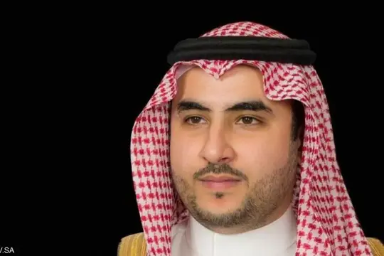 وزير الدفاع السعودي يدعو إيران إلى التحلي بالحكمة بعد هجمات صاروخية على المملكة