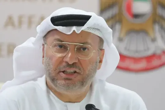 قرقاش: إيران "خطر استراتيجي" على الخليج والإمارات لا تقبل بـ"سلام بخس"