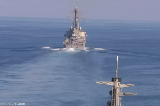 الولايات المتحدة تستعد لمواكبة السفن عبر مضيق هرمز بعد تأثر حركة الملاحة