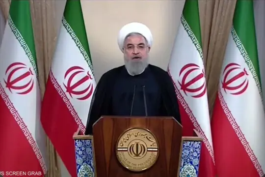 تصريحات حسن روحاني تشعل جدلاً في إيران.. دعوة للتشاور بشأن الحرب وموقف من هرمز