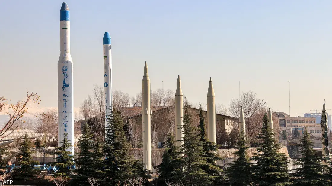 إيران تزيد وتيرة تسليحها وتدعم الجماعات المسلحة في لبنان وسوريا استعداداً لهجمات محتملة