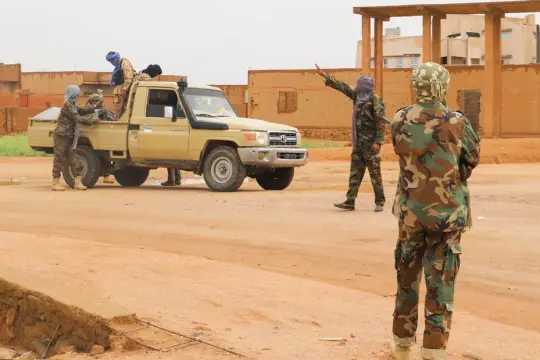 رئيس مفوضية الاتحاد الإفريقي يطالب بتحرك دولي عاجل لإنهاء حصار المتشددين في مالي