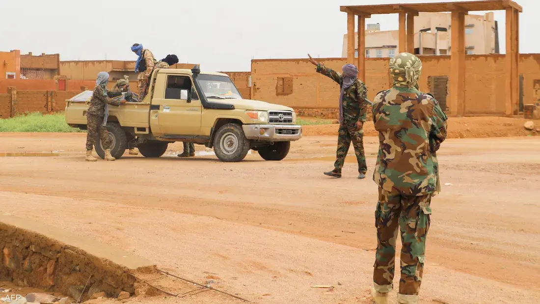 محمود علي يوسف يحذر من تفاقم الأزمة الإنسانية بسبب تعطيل وصول الوقود والسلع الأساسية