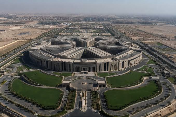 تقارير عبرية تصف المقر العسكري الجديد بأنه الأكبر من نوعه وتربط افتتاحه بتعزيز القدرات الدفاعية المصرية