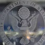 واشنطن ترحّل 3 إيرانيين وتلغي إقامات شخصيات مرتبطة بالنظام الإيراني