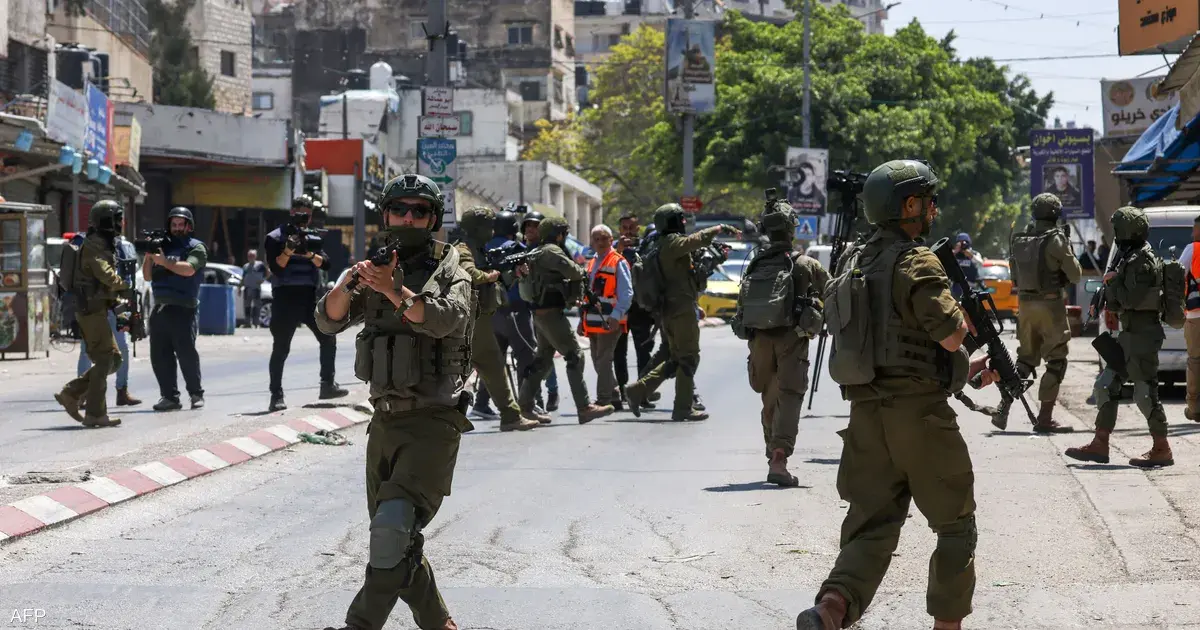 حملة اقتحامات واعتقالات إسرائيلية واسعة في الضفة الغربية تطال عدة مدن وبلدات