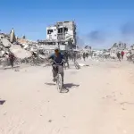 إصابة طفل بنيران مسيّرة إسرائيلية وسط قطاع غزة واستمرار القصف والتصعيد العسكري