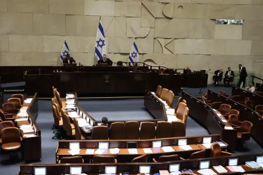 الكنيست يقرّ بالقراءة الأولى مشروع قانون حلّ نفسه تمهيدًا لانتخابات مبكرة