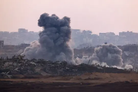 نتنياهو يأمر الجيش الإسرائيلي بشن "غارات عنيفة" على قطاع غزة