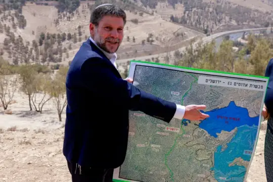 سموتريتش يعلن خفض ضريبة الدخل ويخطط لتقليص ميزانية الجيش وتشجيع الهجرة إلى إسرائيل