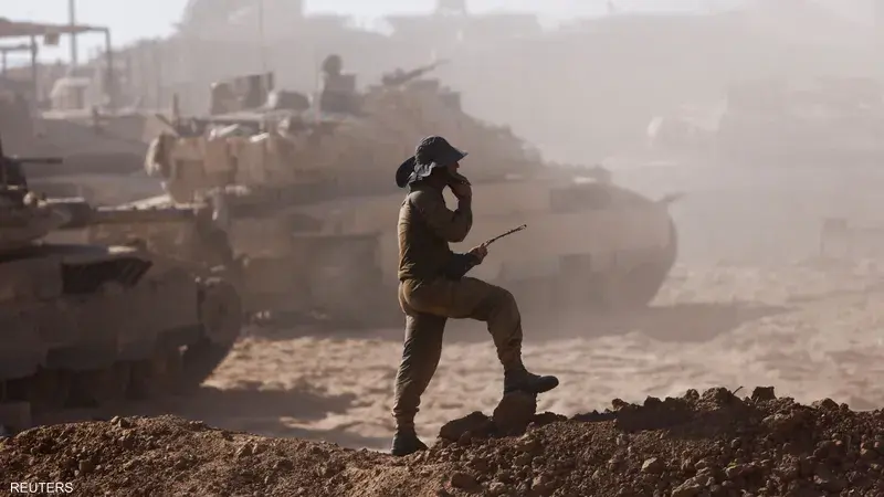 تل أبيب نفذت نحو 20 غارة على رفح ومناطق أخرى بزعم ردها على هجوم من حماس، بينما نفت الأخيرة مسؤوليتها مؤكدة التزامها بالهدنة، وواشنطن ترفع مستوى التنسيق والمراقبة