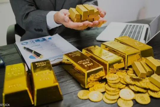 الذهب يحطم حاجز 4000 دولار للأوقية ويسجل أعلى مستوى في تاريخه