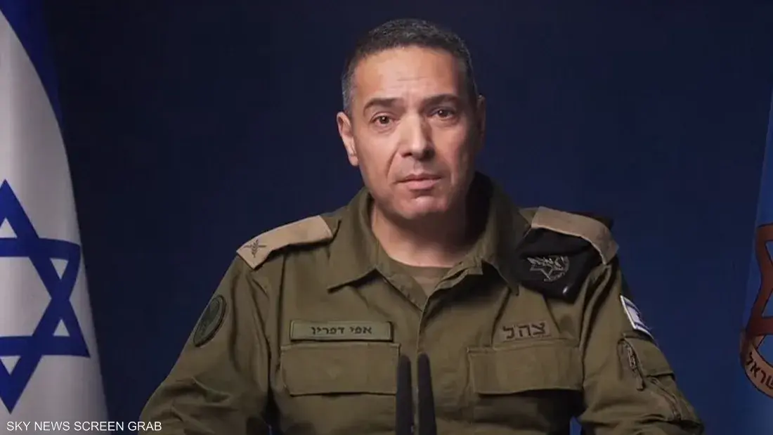 المتحدث باسم الجيش يؤكد هزيمة حماس ويدعو سكان غزة للابتعاد عن مناطق السيطرة الإسرائيلية بعد بدء سريان وقف إطلاق النار