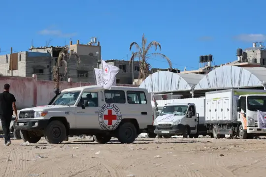 الجيش الإسرائيلي يتسلم من الصليب الأحمر رفات أربعة رهائن من قطاع غزة