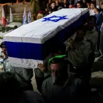 إسرائيل تؤكد هوية رهينتين تسلمت جثتيهما من حماس في إطار اتفاق وقف إطلاق النار