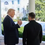 واشنطن تضغط على زيلينسكي للموافقة على اتفاق سلام مع روسيا تحت تهديد بدائل أسوأ