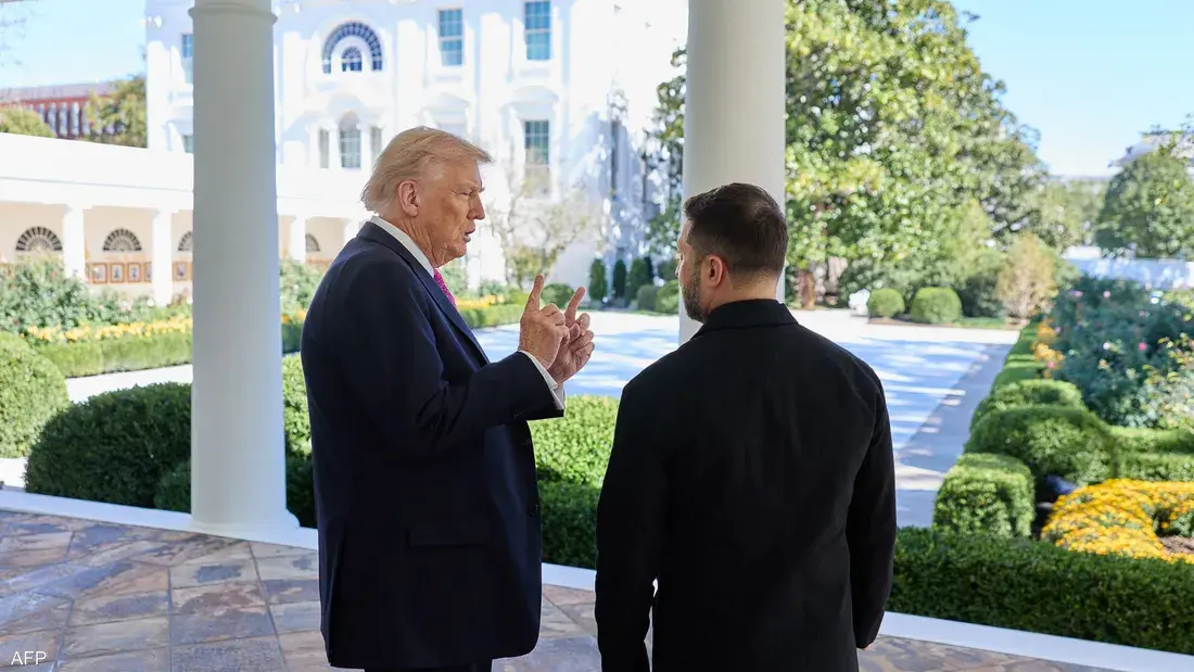 الصحيفة البريطانية تكشف أن ترامب طالب كييف بالتنازل عن دونباس لموسكو خلال لقائه زيلينسكي في البيت الأبيض، محذراً من تهديدات بوتين بـ"تدمير أوكرانيا".