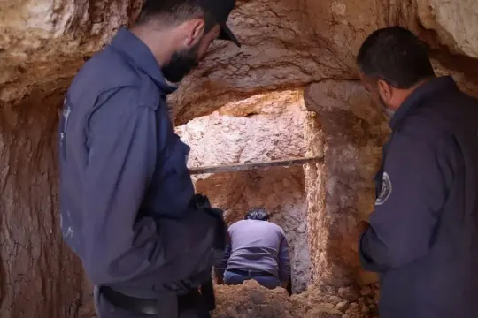 العثور على سجن سري تحت الأرض في ريف حمص كان يستخدمه نظام الأسد لاحتجاز المدنيين