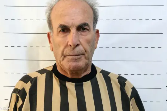 الداخلية السورية تعتقل ضابطًا رفيعًا متورطًا بانتهاكات في سجن صيدنايا خلال عهد الأسد