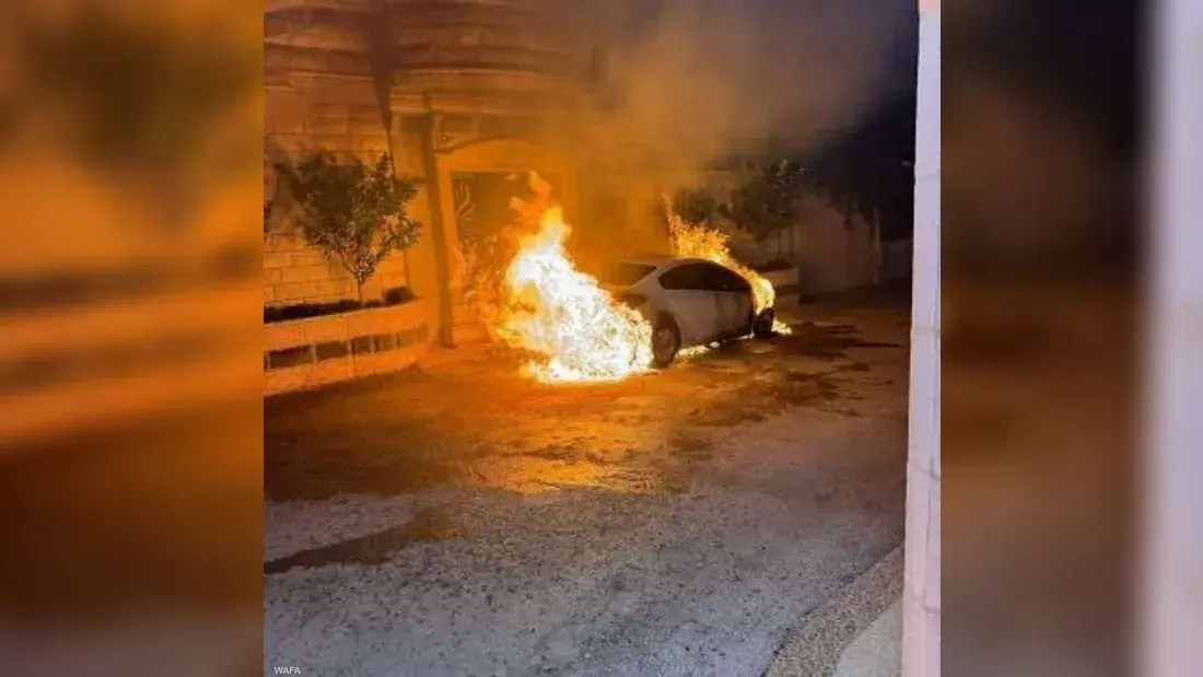 اعتداء جديد في بلدة دير دبوان يخلف أضرارًا مادية جسيمة وسط تصاعد هجمات المستوطنين بالضفة الغربية