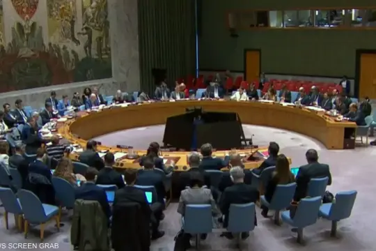 مجلس الأمن يجدد العقوبات على الحوثيين ويشدد الرقابة على حظر الأسلحة