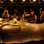 الآلاف يتوافدون لمشاهدة كنوز توت عنخ آمون في المتحف المصري الكبير