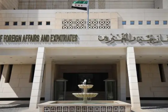 سوريا تنفي تقارير حول إقامة قاعدة أميركية في دمشق