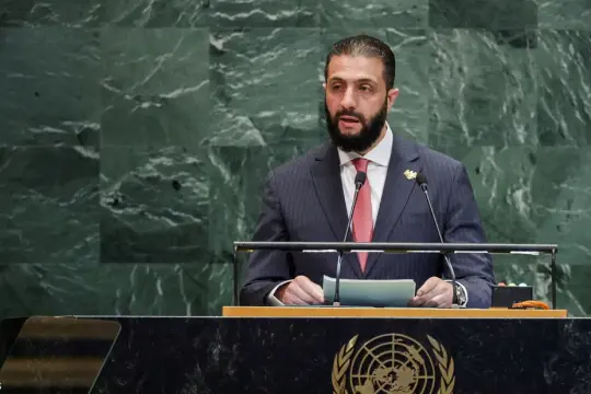 مجلس الأمن يرفع العقوبات عن الرئيس السوري أحمد الشرع قبل لقائه ترامب في واشنطن