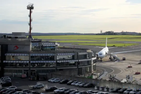 تعليق مؤقت للملاحة الجوية في مطاري بروكسل وغوتنبرغ بسبب طائرات مسيرة