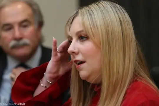 محكمة أميركية تمنح معلمة أُطلقت عليها النار من تلميذ في السادسة تعويضاً بقيمة 10 ملايين دولار