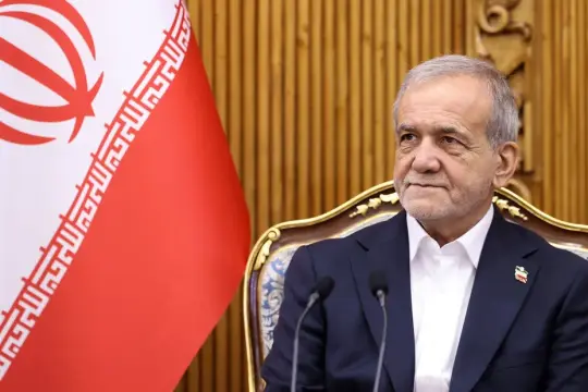 إيران تؤكد تمسكها ببرامجها النووية والصاروخية وتستعد لمحادثات دولية بشرط عدم التخلي عن قدراتها