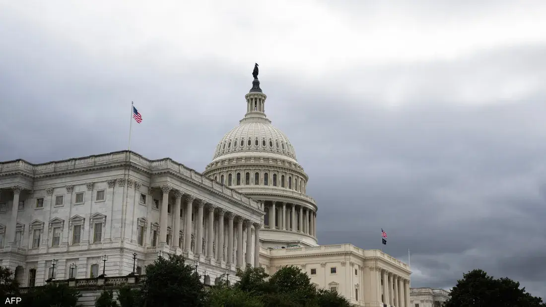 ترامب يرحب بالاتفاق وسط خلافات حول الرعاية الصحية والإعانات الغذائية وفصل الموظفين الفدراليين