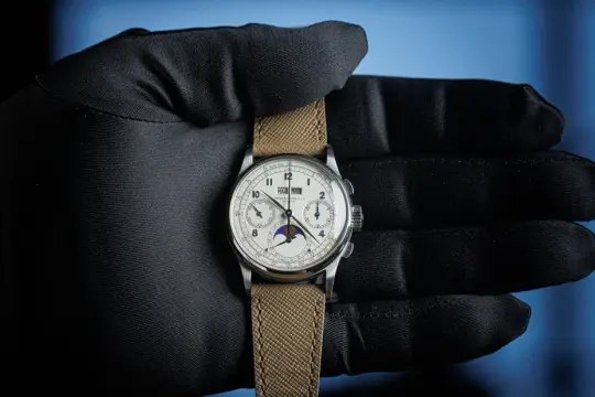 ساعة باتيك فيليب نادرة تُباع بـ17.6 مليون دولار في سويسرا