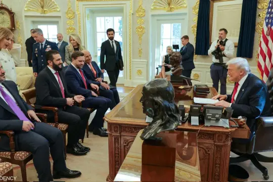 الرئيس السوري أحمد الشرع يغادر البيت الأبيض بعد اجتماع مطول مع ترامب