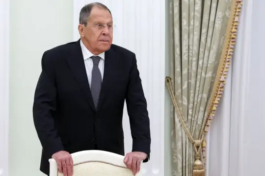 لافروف: أوروبا تتأهب لحرب كبرى ضد روسيا ودعا واشنطن لتجنب تصعيد أوكرانيا