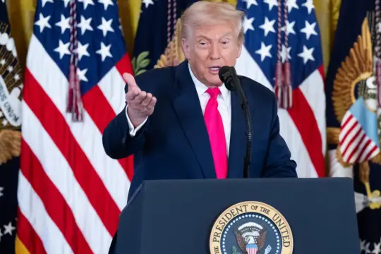 ترامب يدعو الجمهوريين لدعم نشر ملفات جيفري إبستين في مجلس النواب