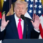 ترامب يُشيد بموافقة مجلس الأمن على خطته للسلام في غزة ويعلن قرب الكشف عن “مجلس السلام”