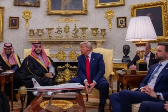 واشنطن والرياض توقعان مذكرات تعاون تاريخية في الذكاء الاصطناعي والدفاع والطاقة