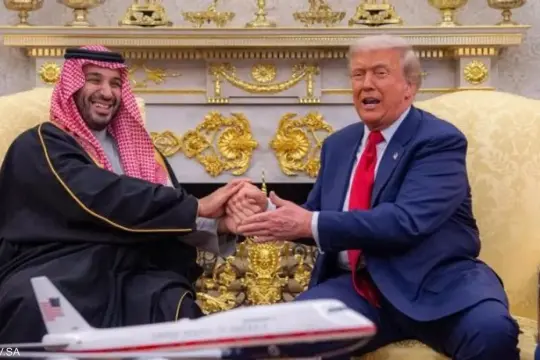 السعودية وأميركا توقعان اتفاقية دفاع استراتيجي وصفقات استثمارية ضخمة
