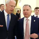 اجتماع سري بين إدارة ترامب ومبعوث بوتين يثير عاصفة سياسية في واشنطن