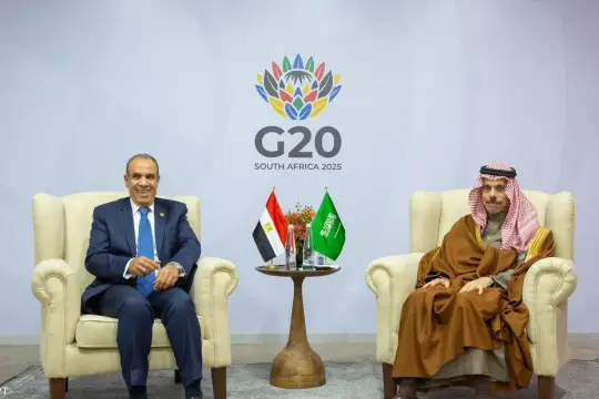 وزير الخارجية السعودي والمصري يبحثان التطورات الإقليمية ويؤكدان دعم السلام والاستقرار