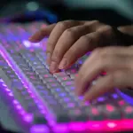 مجموعة إيرانية تنشر معلومات شخصية عن موظفين في الصناعات الدفاعية الإسرائيلية